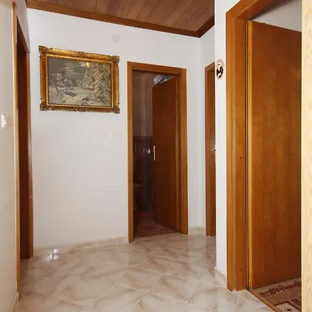 Tucepi 2694a